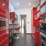 Charming 2-Bedroom Apartment For An Authentic Lisbon Experience